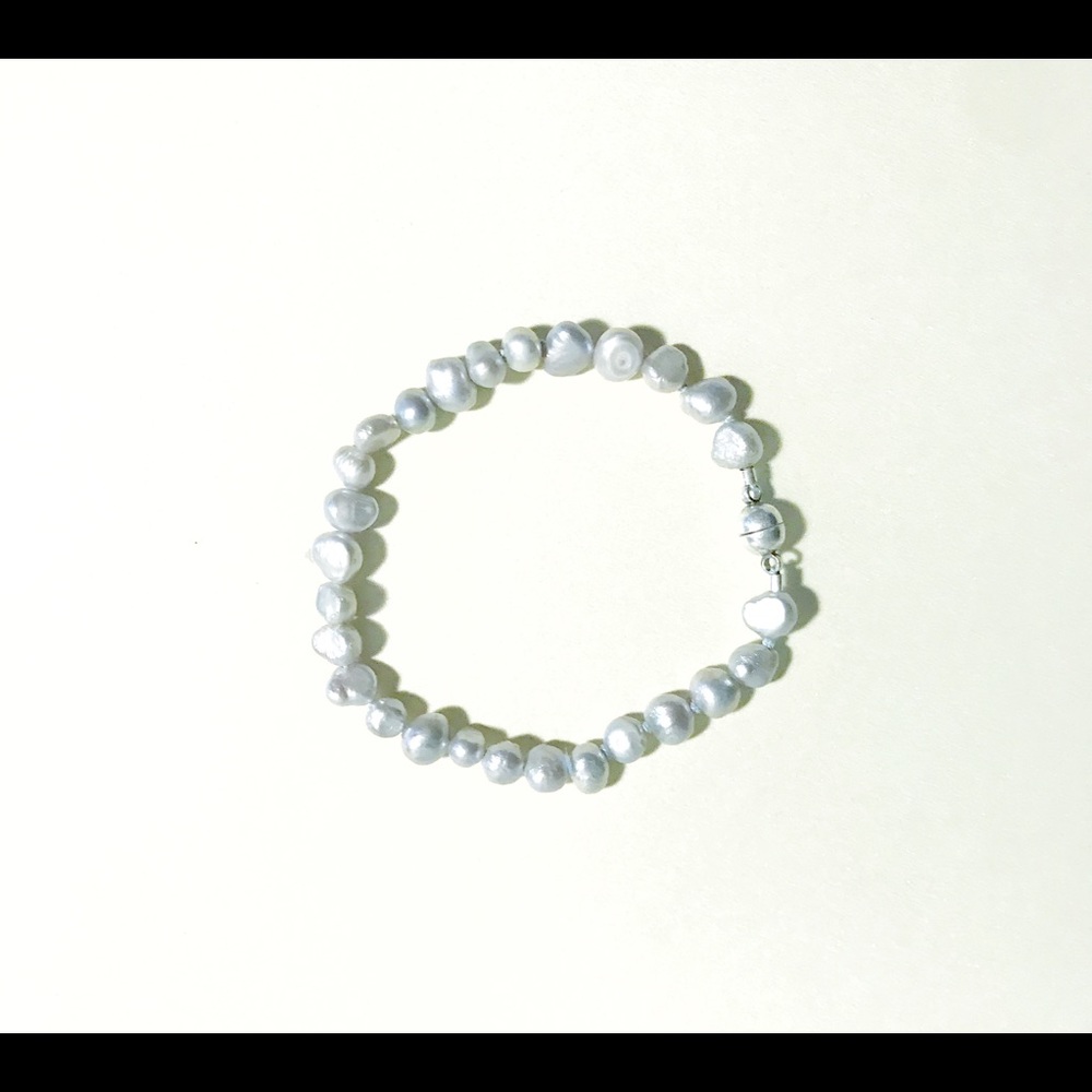 Grey Pearl bracelet - Picture 2 of 6
